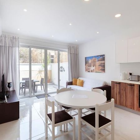 Comfy Apt With Terrace, 5 Mins To Sliema Ferries By 360 Estates Gzira Bagian luar foto