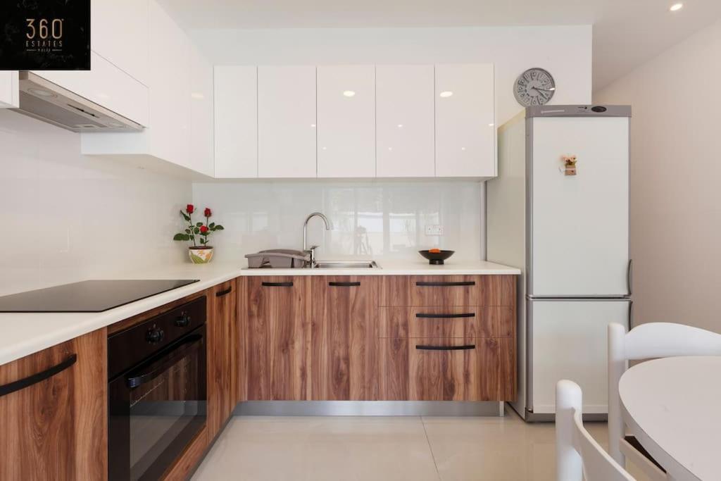 Comfy Apt With Terrace, 5 Mins To Sliema Ferries By 360 Estates Gzira Bagian luar foto