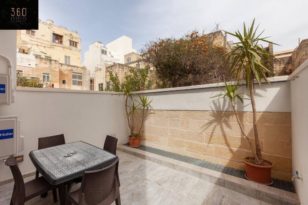 Comfy Apt With Terrace, 5 Mins To Sliema Ferries By 360 Estates Gzira Bagian luar foto