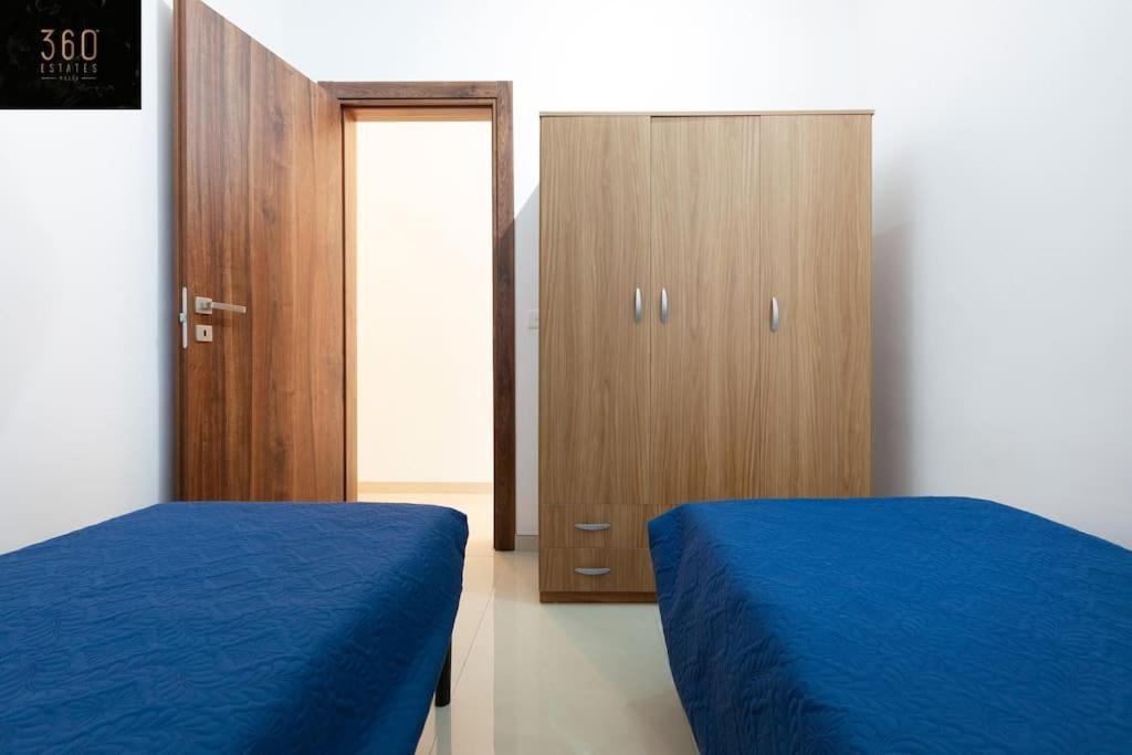 Comfy Apt With Terrace, 5 Mins To Sliema Ferries By 360 Estates Gzira Bagian luar foto